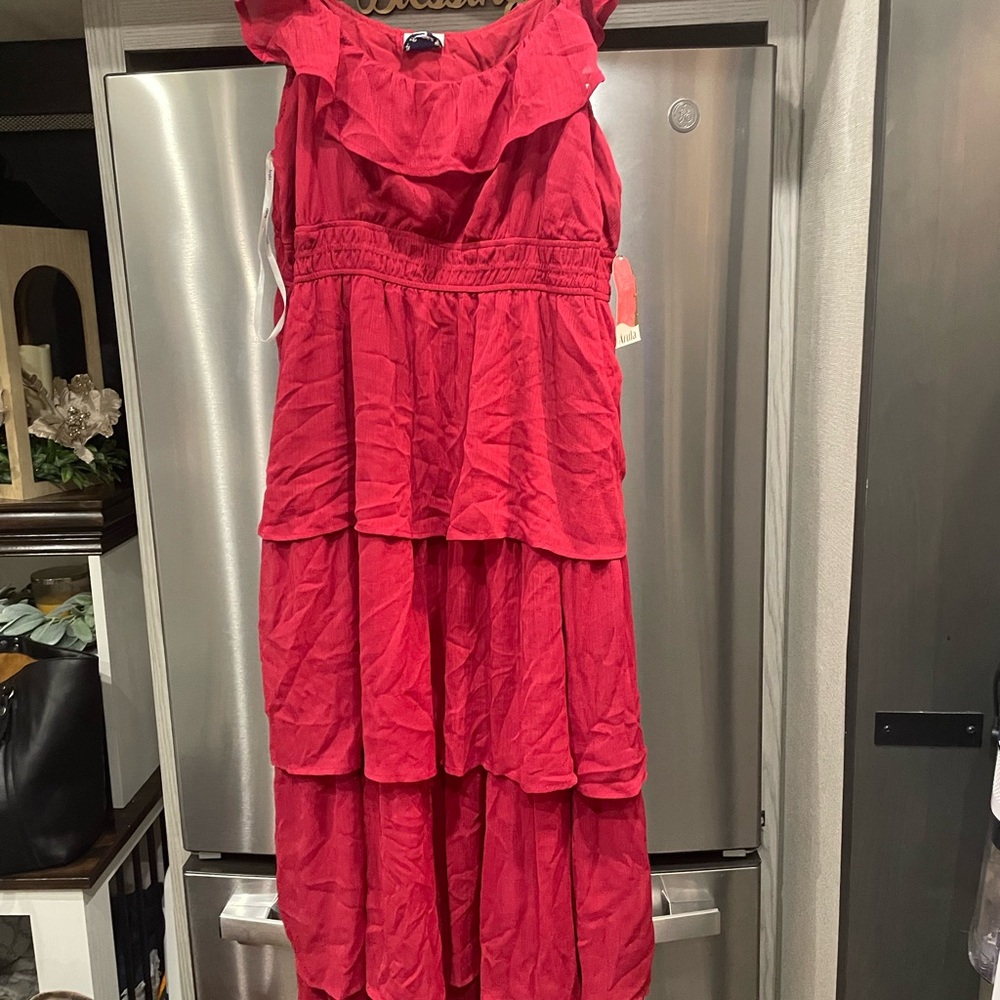 NWT Arula 2x ruffled neckline tiered dress